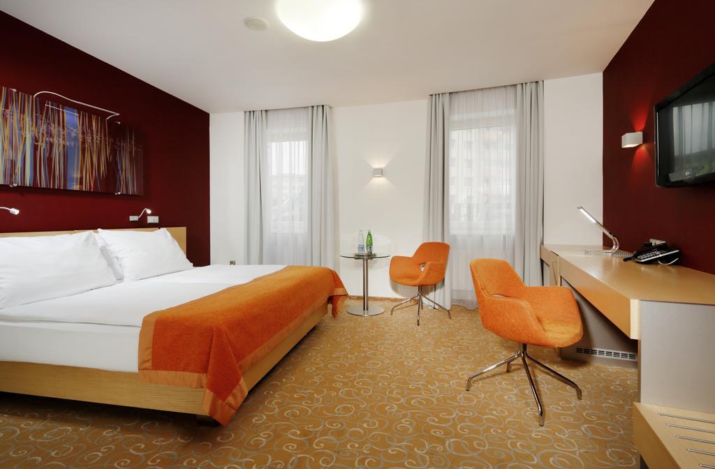 Orea Hotel Atrium Otrokovice Zimmer foto