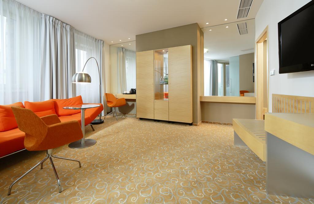Orea Hotel Atrium Otrokovice Zimmer foto