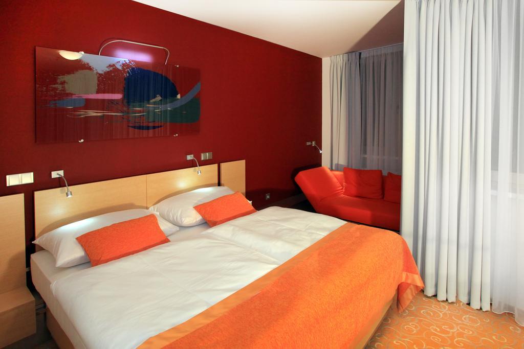 Orea Hotel Atrium Otrokovice Zimmer foto