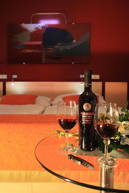 Orea Hotel Atrium Otrokovice Zimmer foto